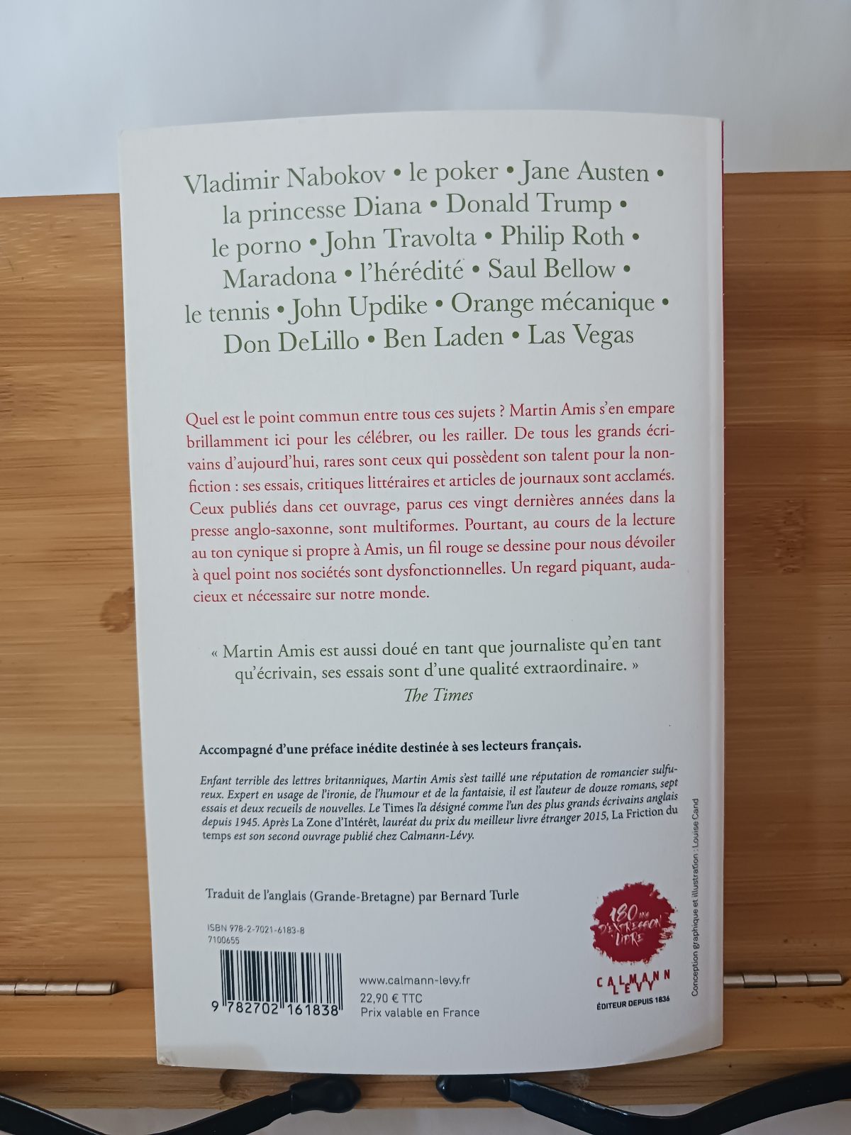 La friction du temps : Bellow, Nabokov, Hitchens, Travolta, Trump : essais et reportages, 1994-2017 – Image 2