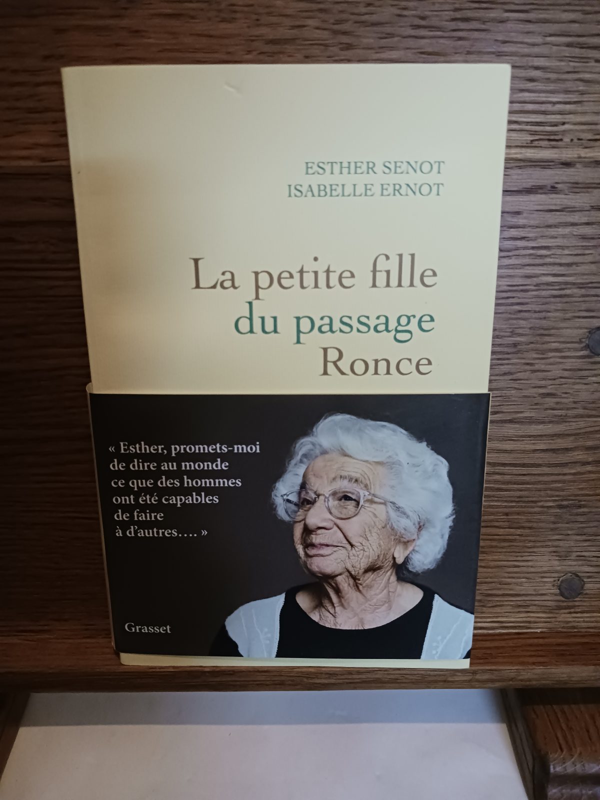 La petite fille du passage Ronce