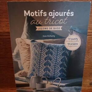 Motifs ajourés au tricot