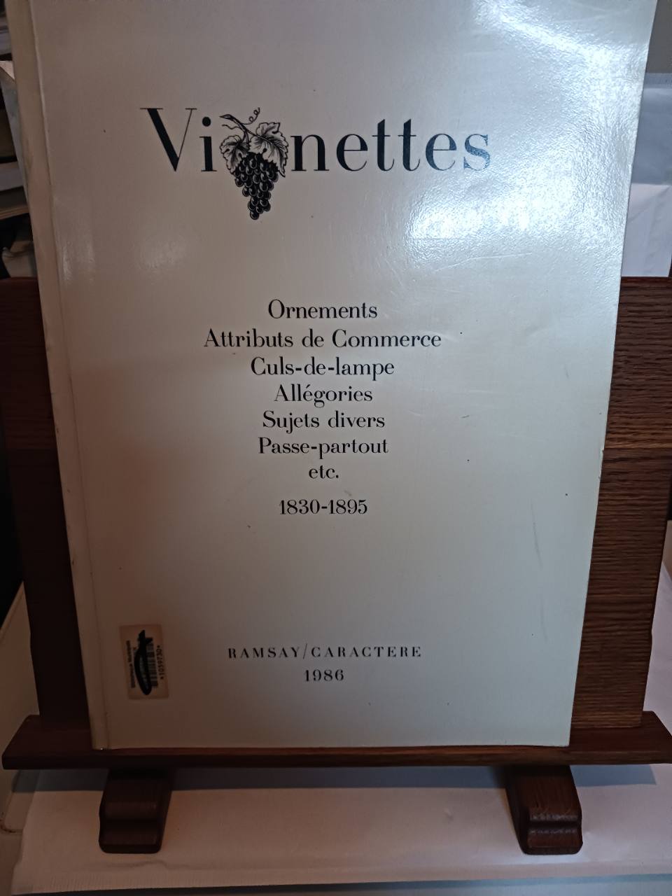 Vignettes, ornements, attributs de commerce, culs-de-lampe, allégories, sujets divers, passe-partou…