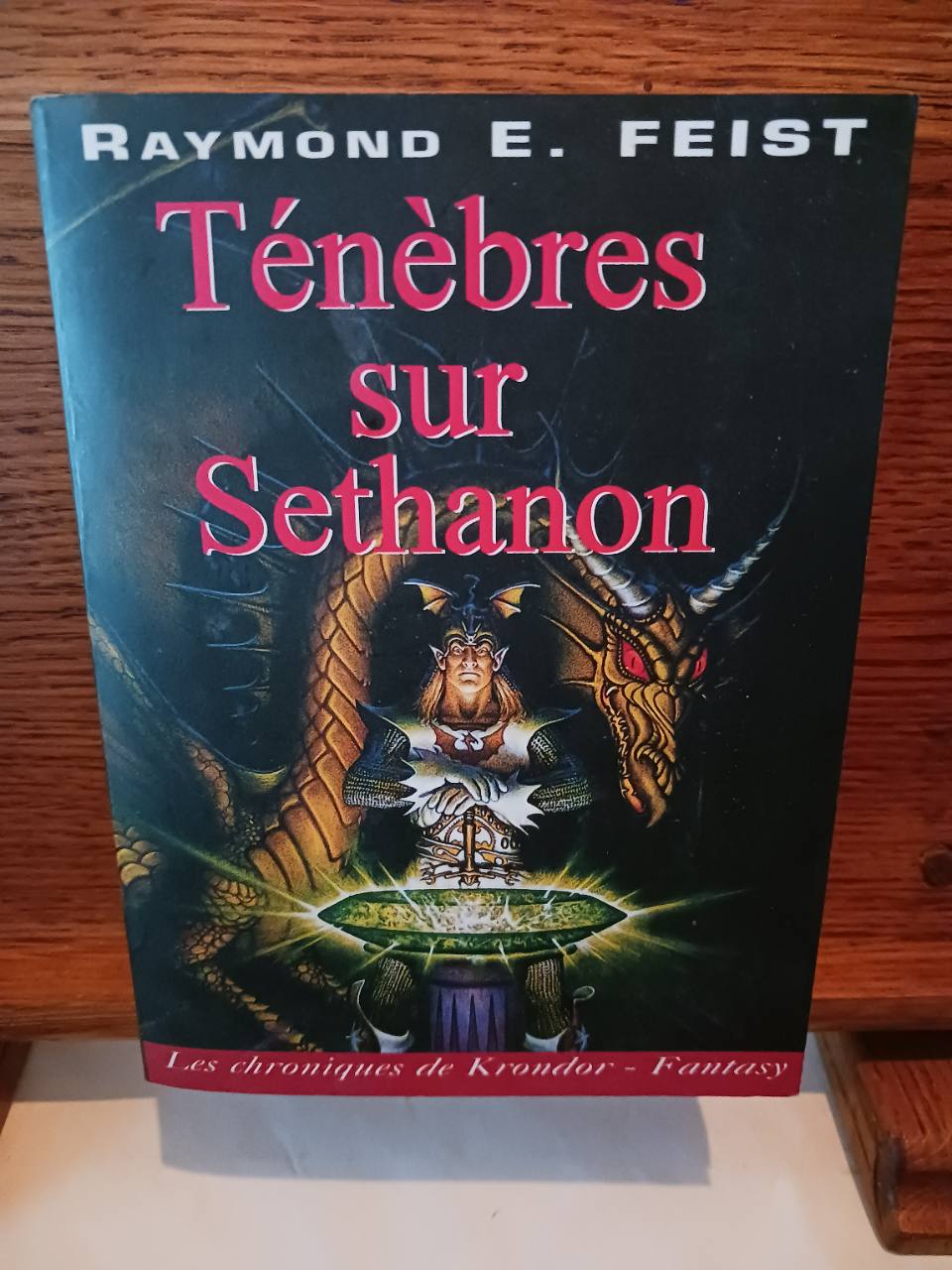 Les chroniques de Krondor tome 4 : Ténèbres sur Sethanon