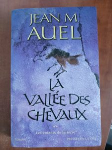 Les Enfants de la Terre, tome 2 - La Vallée des chevaux Jean M. Auel,